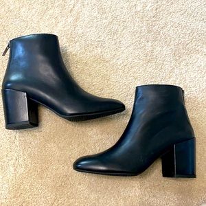 Brand New Stuart Weitzman leather booties size 7.5